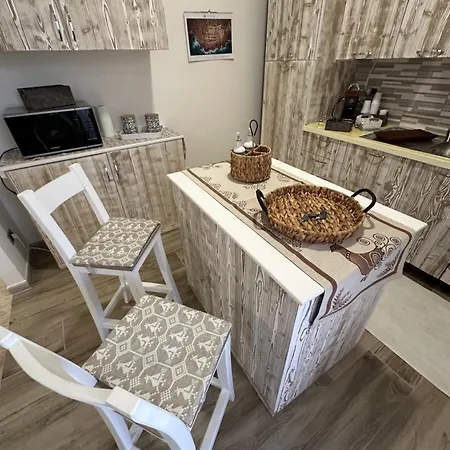 Le Pavoncelle Apartment *